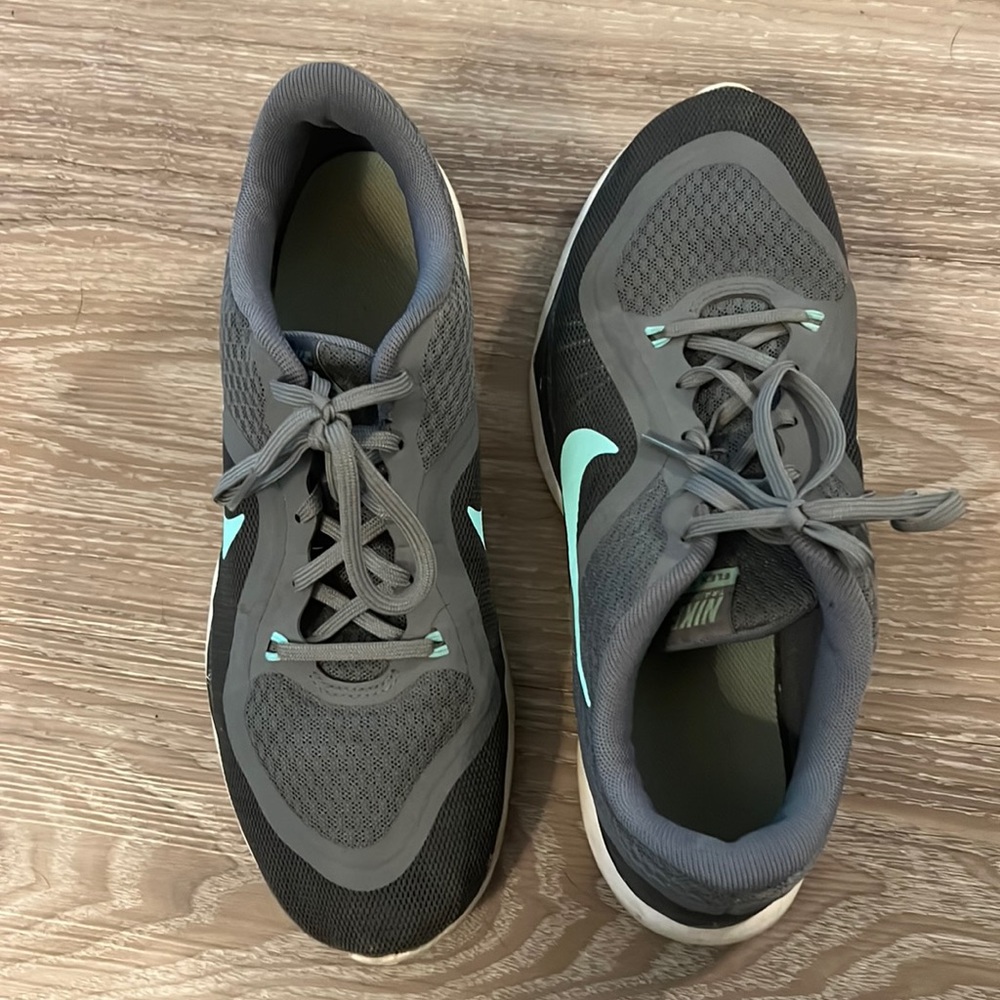 Nike womens size 11 athletic Sneakers